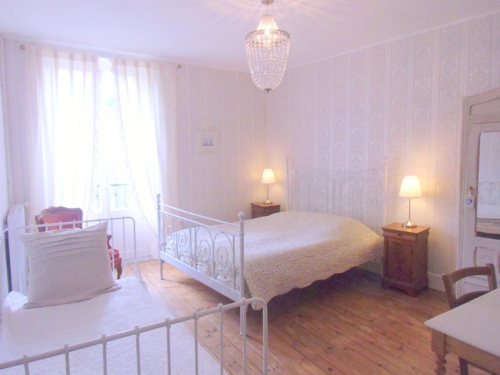 Hotel De La Providence Égliseneuve-dʼEntraigues Rom bilde