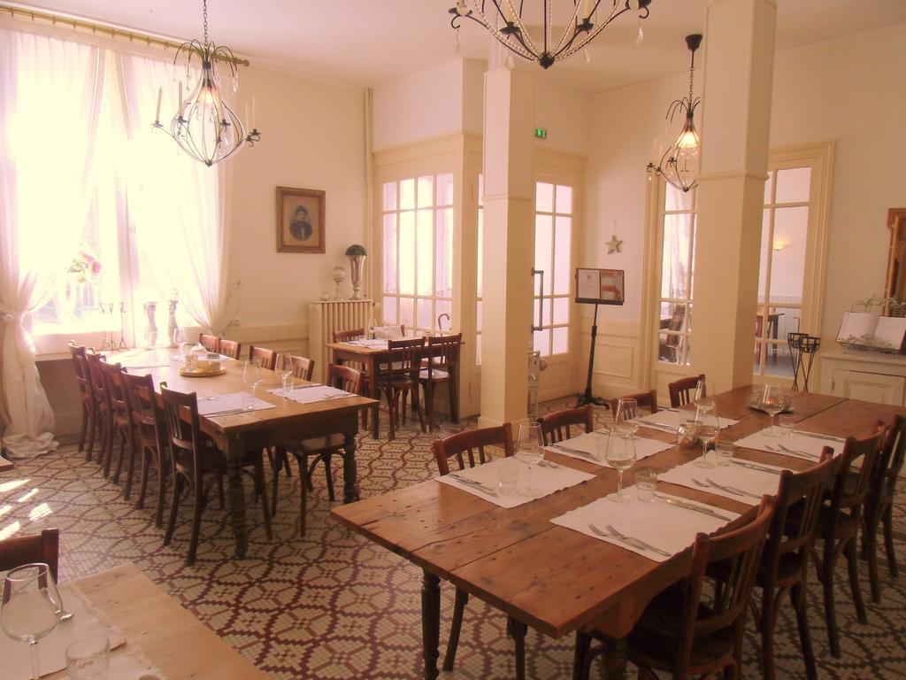 Hotel De La Providence Égliseneuve-dʼEntraigues Eksteriør bilde