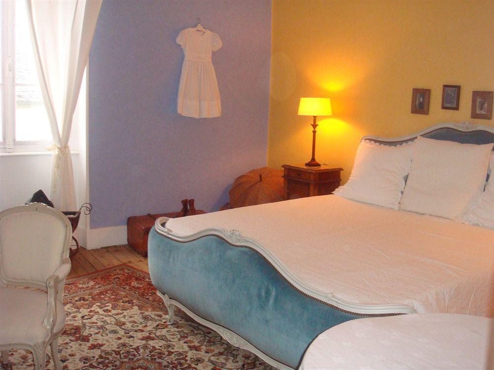 Hotel De La Providence Égliseneuve-dʼEntraigues Eksteriør bilde