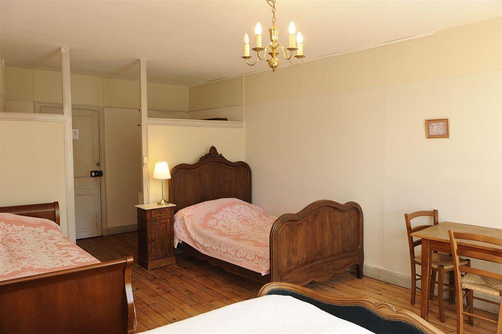 Hotel De La Providence Égliseneuve-dʼEntraigues Eksteriør bilde
