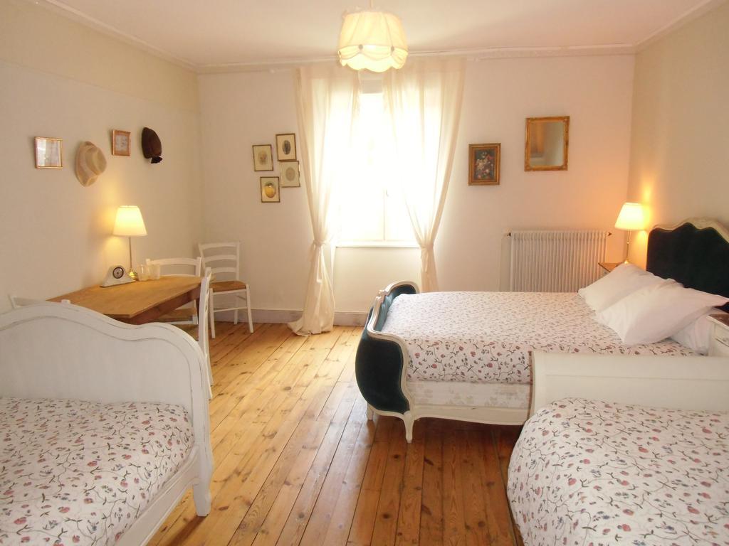 Hotel De La Providence Égliseneuve-dʼEntraigues Eksteriør bilde