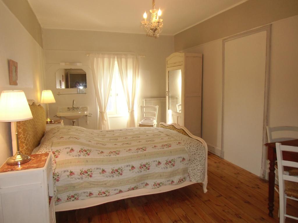 Hotel De La Providence Égliseneuve-dʼEntraigues Eksteriør bilde