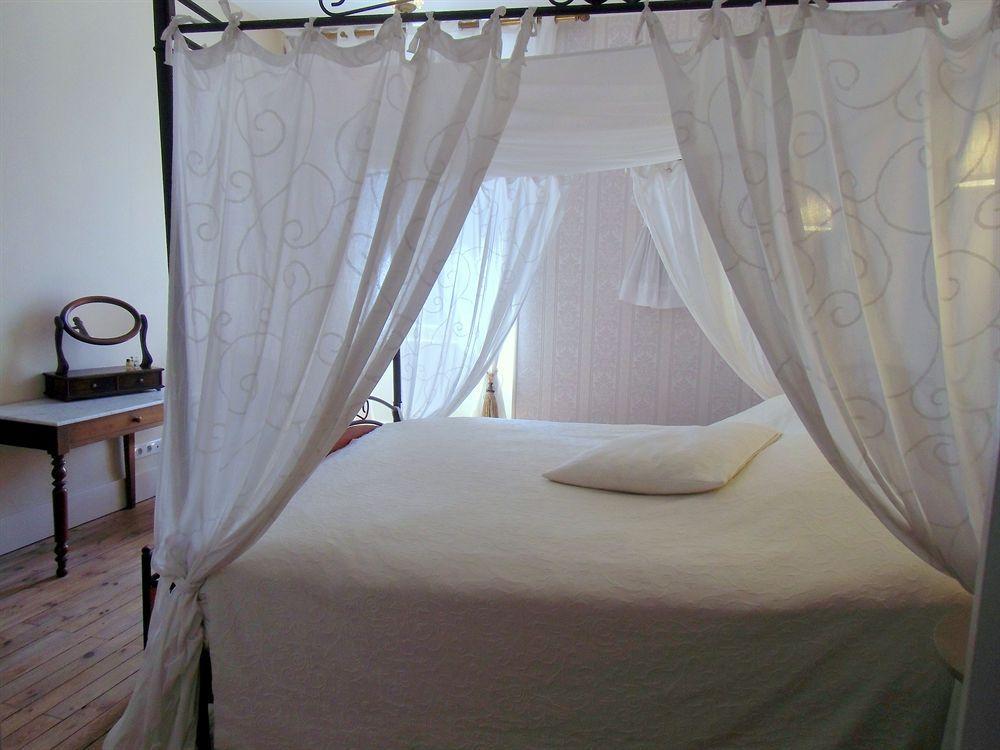 Hotel De La Providence Égliseneuve-dʼEntraigues Eksteriør bilde