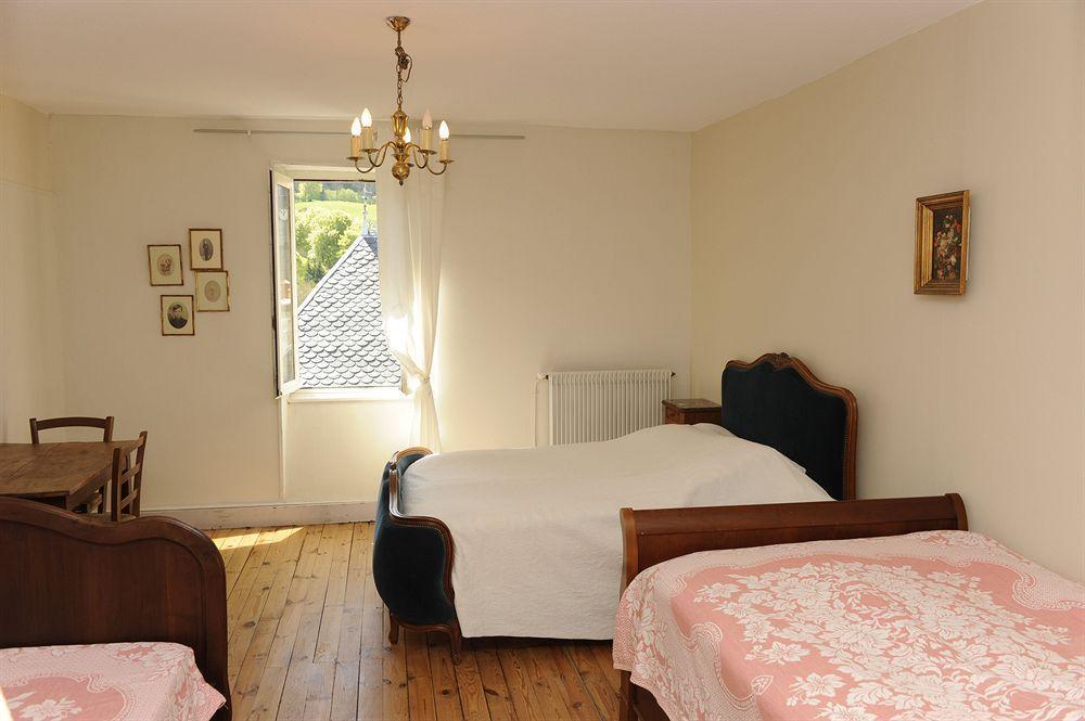 Hotel De La Providence Égliseneuve-dʼEntraigues Eksteriør bilde