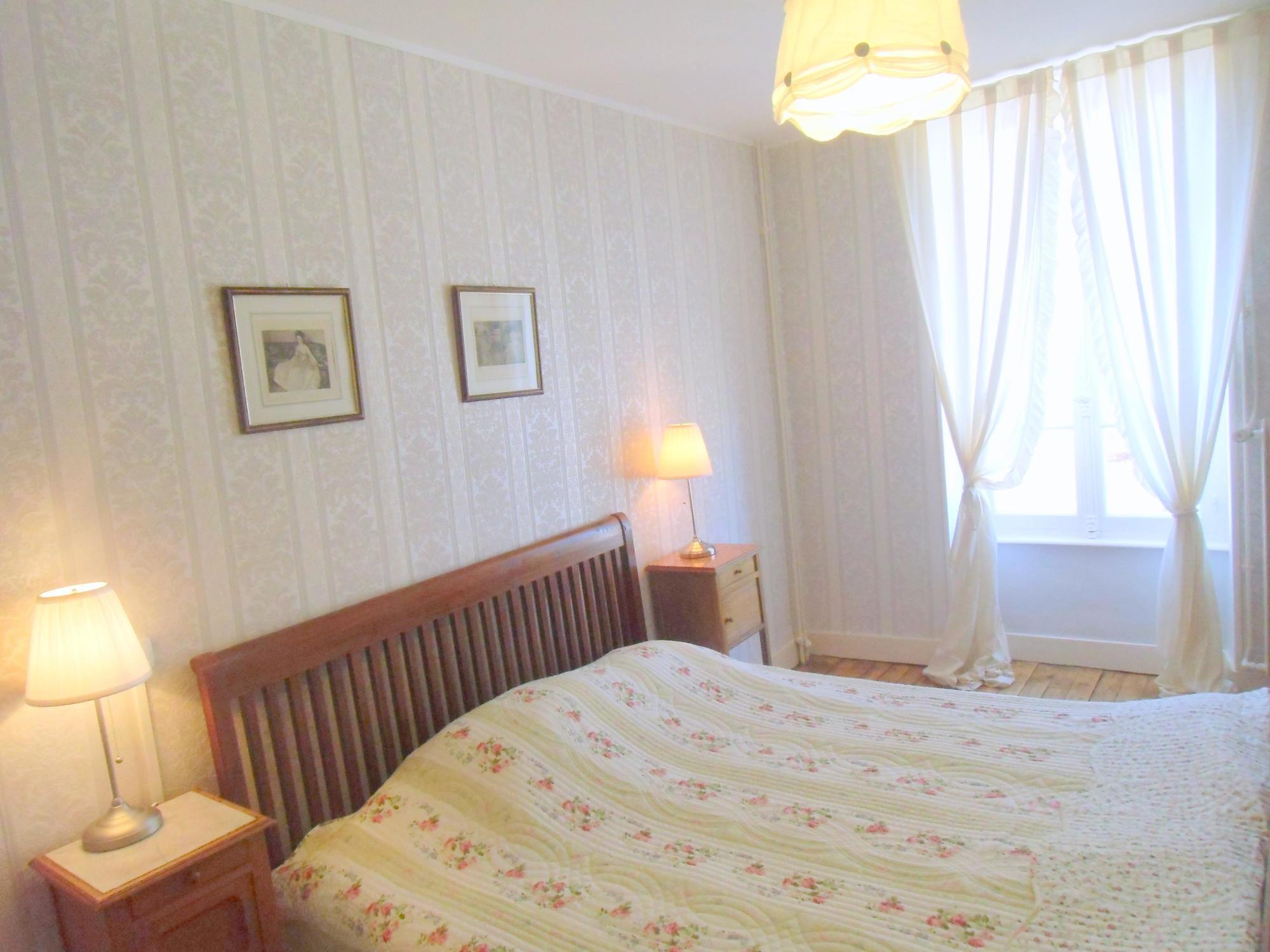 Hotel De La Providence Égliseneuve-dʼEntraigues Eksteriør bilde