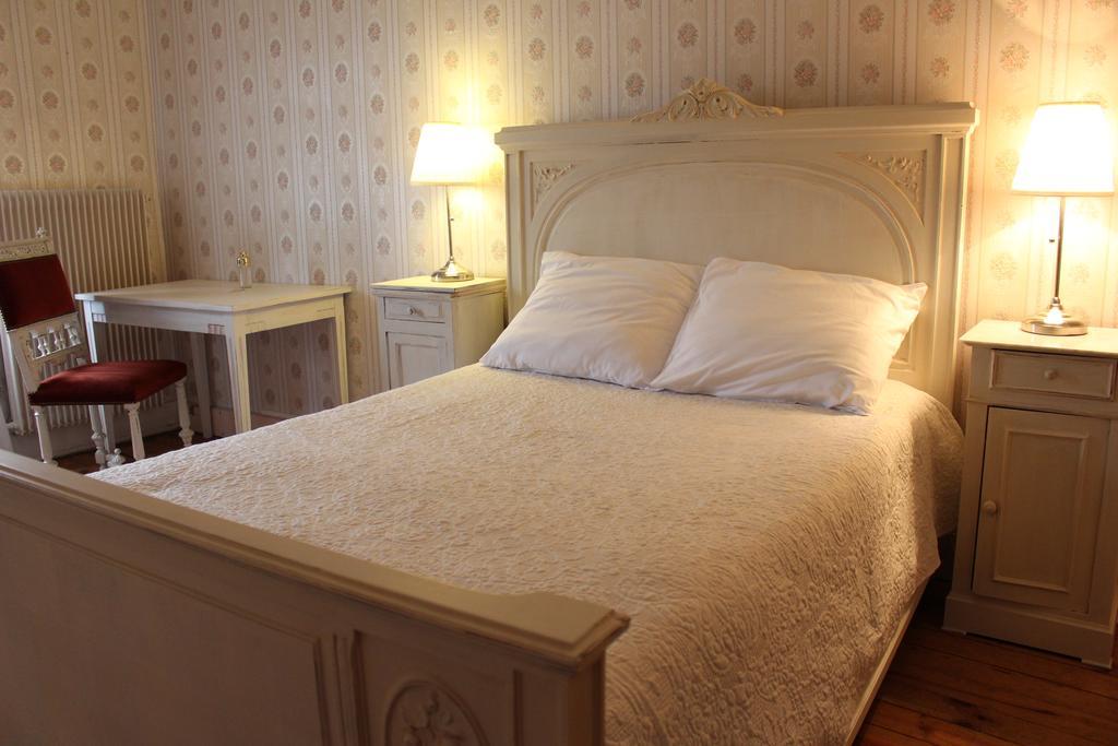 Hotel De La Providence Égliseneuve-dʼEntraigues Eksteriør bilde