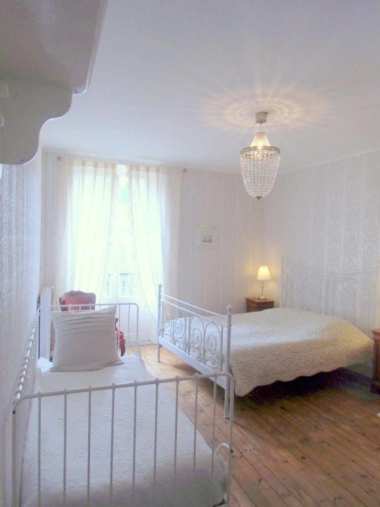 Hotel De La Providence Égliseneuve-dʼEntraigues Eksteriør bilde