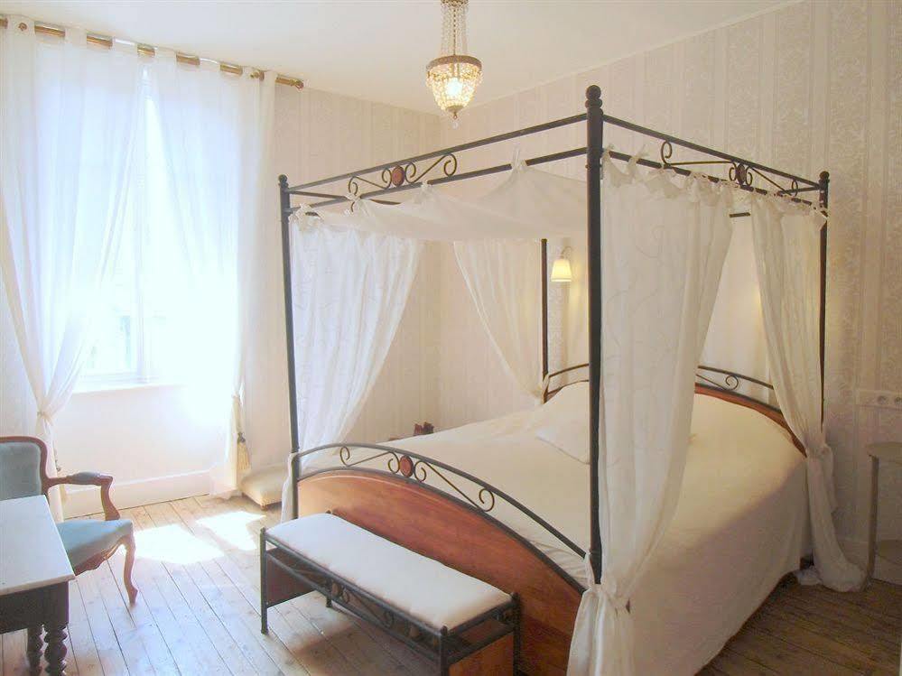 Hotel De La Providence Égliseneuve-dʼEntraigues Eksteriør bilde