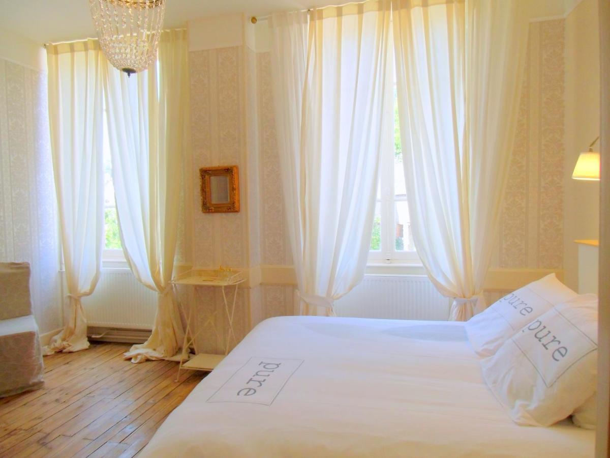 Hotel De La Providence Égliseneuve-dʼEntraigues Rom bilde