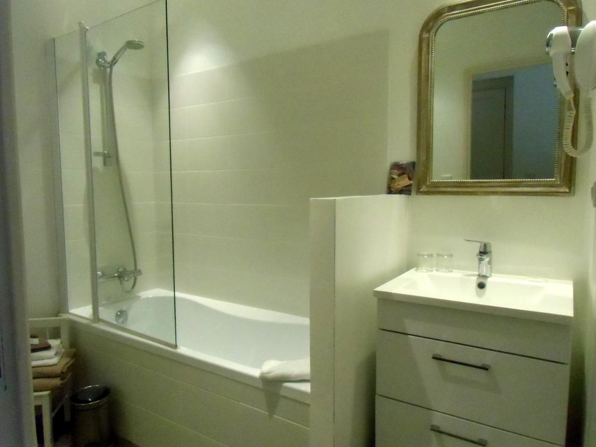 Hotel De La Providence Égliseneuve-dʼEntraigues Eksteriør bilde